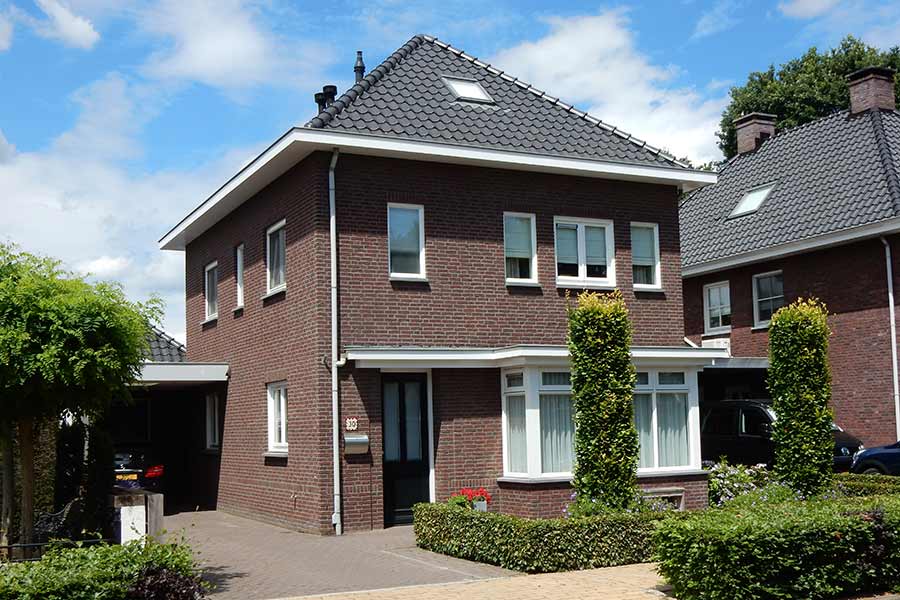 Vooraanzicht vrijstaande nieuwbouwwoning in Nuland